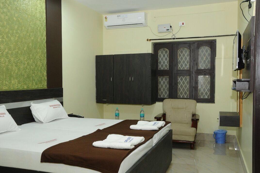 Tripura Sundari Residency Hotel Madanapalle Exterior foto